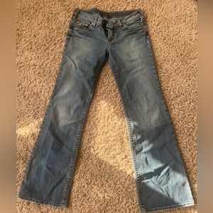Women’s Silver jeans size 32/35.  In good shape and have tons of life left.
